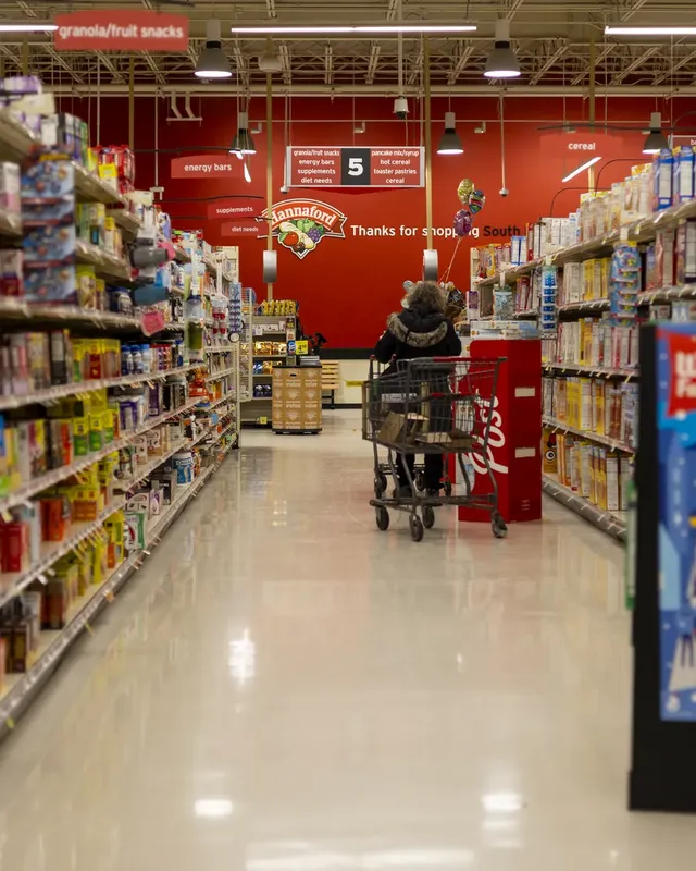 Real photo for Inside a Grocery Sale