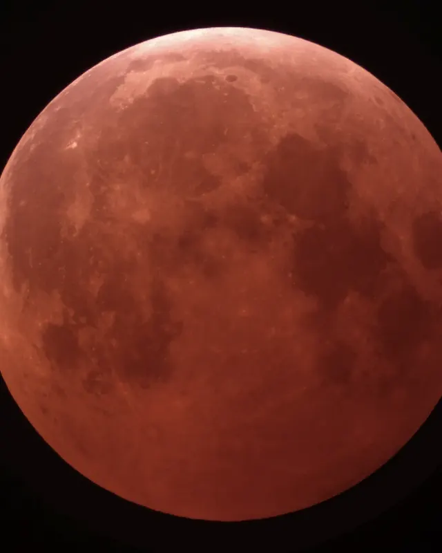 Real photo for Inside a Lunar Eclipse